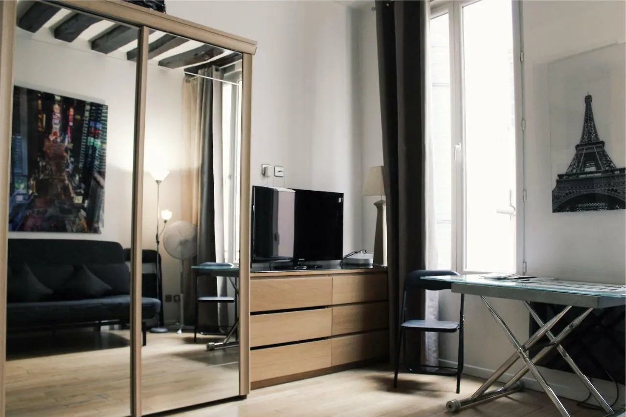 Montorgueil Charming Place Apartment *